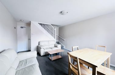 Grinsbrook, Lenton, Nottingham - Image 2